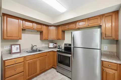 Kitchen - 3039 Lynn Haven St, Springfield, OH 45503 photo 2 of 3