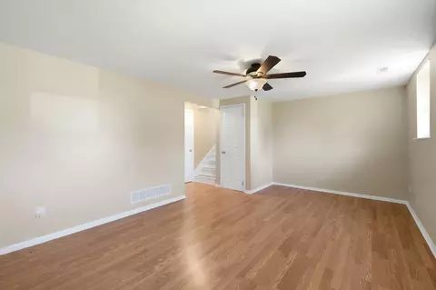 Living - 3039 Lynn Haven St, Springfield, OH 45503 photo 6 of 6
