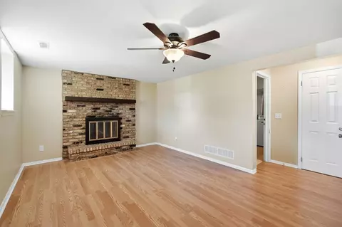Living - 3039 Lynn Haven St, Springfield, OH 45503 photo 5 of 6