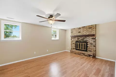 Living - 3039 Lynn Haven St, Springfield, OH 45503 photo 3 of 6