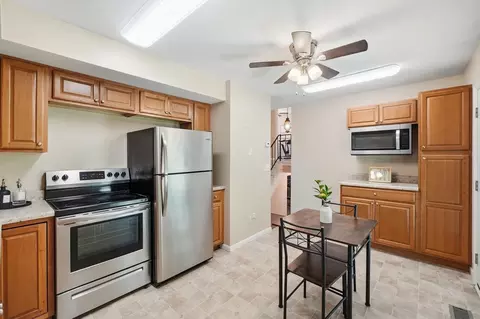 Kitchen - 3039 Lynn Haven St, Springfield, OH 45503 photo 3 of 3