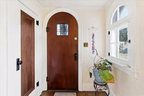 Entry Way - 111 W Miami St, De Graff, OH 43318 photo 4 of 6