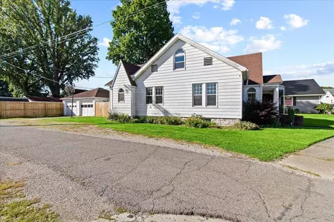 Exterior - 111 W Miami St, De Graff, OH 43318 photo 3 of 10