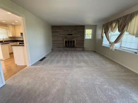 Living - 6162 Prairie Rd, Springfield, OH 45502 photo 1 of 2