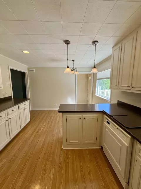 Kitchen - 6162 Prairie Rd, Springfield, OH 45502 photo 3 of 5