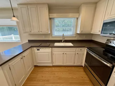Kitchen - 6162 Prairie Rd, Springfield, OH 45502 photo 2 of 5