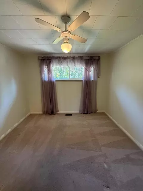 Bedroom - 6162 Prairie Rd, Springfield, OH 45502 photo 3 of 7
