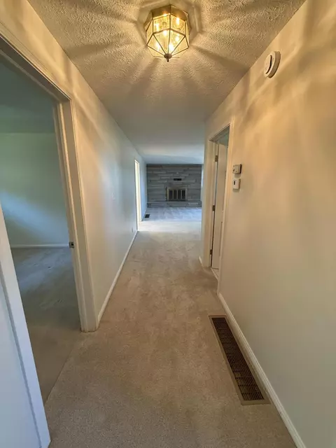 Entry Way - 6162 Prairie Rd, Springfield, OH 45502 photo 1 of 1