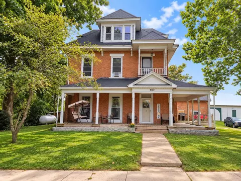 323 N Main St, De Graff, OH 43318