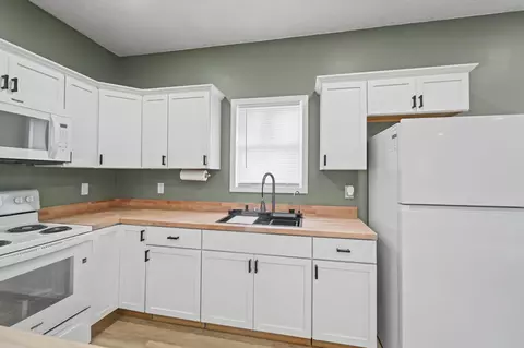 Kitchen - 220 Bayview Dr, Celina, OH 45822 photo 1 of 3
