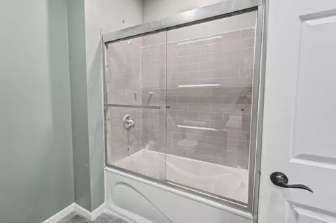 Bath - 220 Bayview Dr, Celina, OH 45822 photo 1 of 3