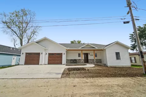 220 Bayview Dr, Celina, OH 45822