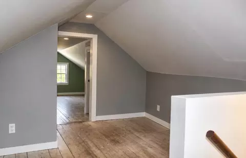Entry Way - 1418 Titus Rd, Springfield, OH 45502 photo 2 of 3