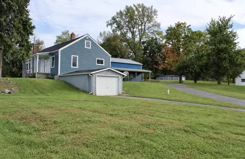 Exterior - 1418 Titus Rd, Springfield, OH 45502 photo 9 of 12