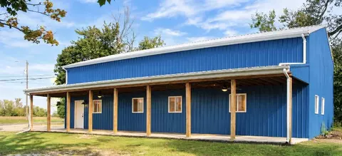 Exterior - 1418 Titus Rd, Springfield, OH 45502 photo 3 of 12
