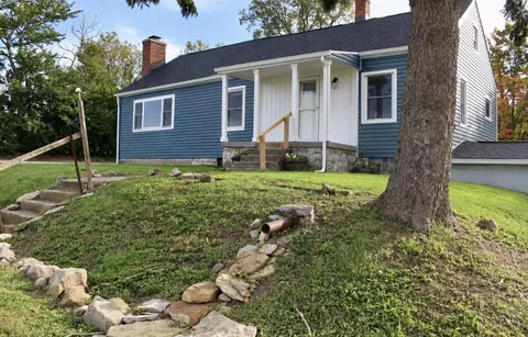 Exterior - 1418 Titus Rd, Springfield, OH 45502 photo 10 of 12