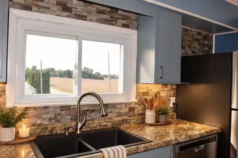 Kitchen - 1418 Titus Rd, Springfield, OH 45502 photo 2 of 4