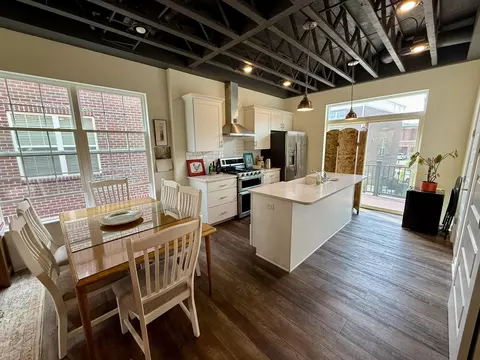 Kitchen - 21 Mill Run Pl, Springfield, OH 45502 photo 1 of 3