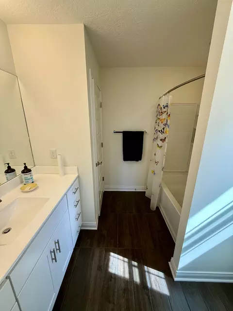 Bath - 21 Mill Run Pl, Springfield, OH 45502 photo 3 of 5