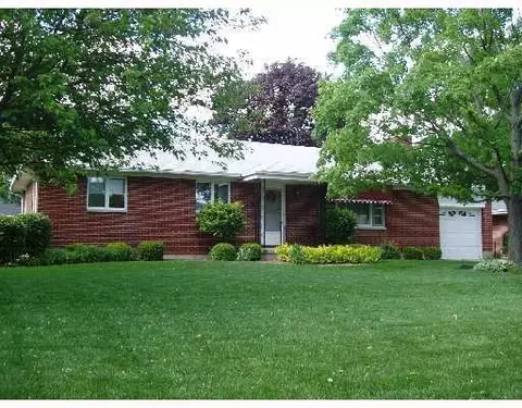 1326 Maplewood Dr, Piqua, OH 45356