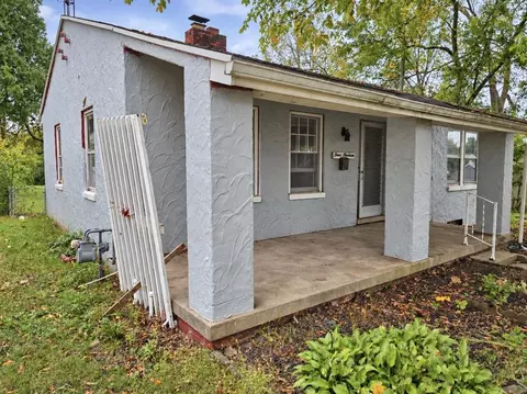 Exterior - 419 S Clairmont Ave, Springfield, OH 45505 photo 4 of 7