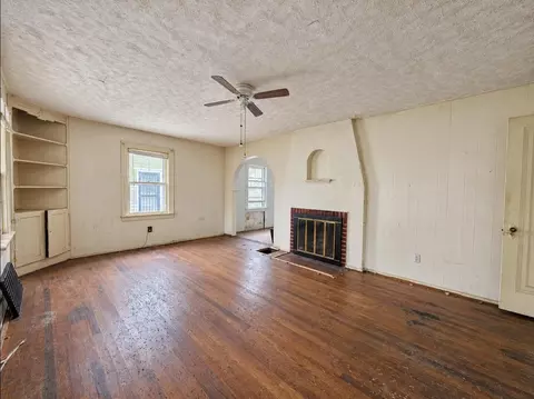 Living - 419 S Clairmont Ave, Springfield, OH 45505 photo 3 of 3