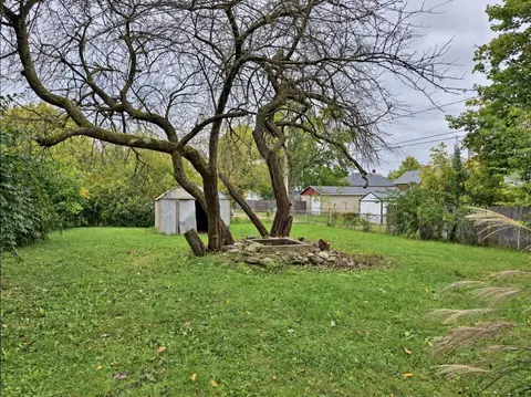 Exterior - 419 S Clairmont Ave, Springfield, OH 45505 photo 5 of 7