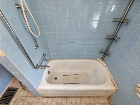 Bath - 419 S Clairmont Ave, Springfield, OH 45505 photo 1 of 2
