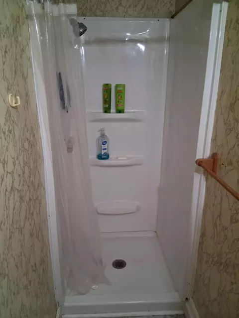 Bath - 136 Brooklyn Ave, Sidney, OH 45365 photo 2 of 3