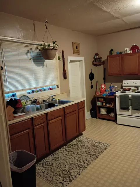 Kitchen - 136 Brooklyn Ave, Sidney, OH 45365 photo 2 of 4