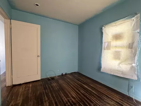 Bedroom - 907 E Rose St, Springfield, OH 45505 photo 2 of 2