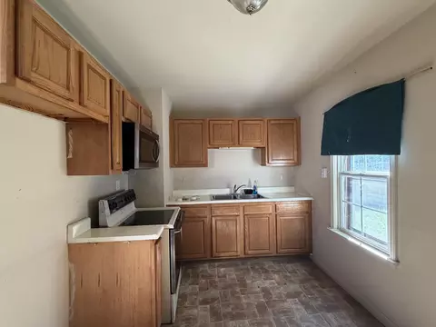 Kitchen - 907 E Rose St, Springfield, OH 45505 photo 2 of 2