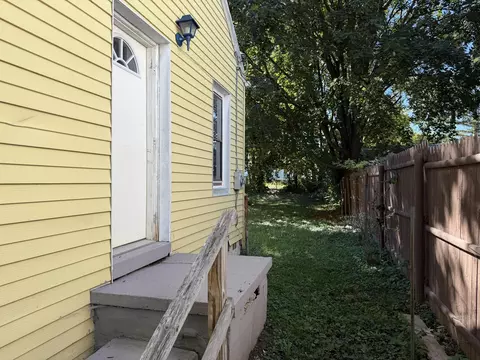 Exterior - 907 E Rose St, Springfield, OH 45505 photo 3 of 7