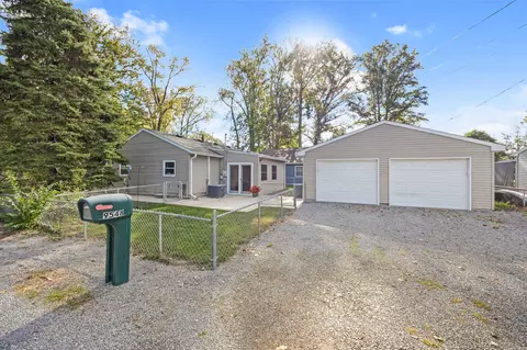 9548 E Lakeshore Dr, Huntsville, OH 43324