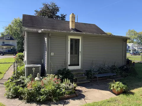 Exterior - 1432 Broadway St, Springfield, OH 45504 photo 2 of 7
