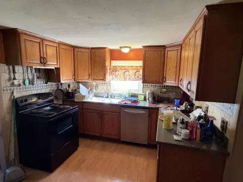 Kitchen - 1432 Broadway St, Springfield, OH 45504 photo 1 of 2