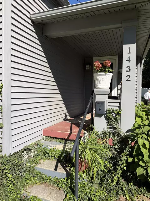 Exterior - 1432 Broadway St, Springfield, OH 45504 photo 5 of 7