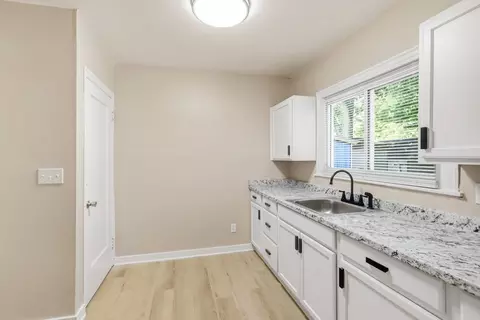 Kitchen - 1233 N Plum St, Springfield, OH 45504 photo 1 of 4