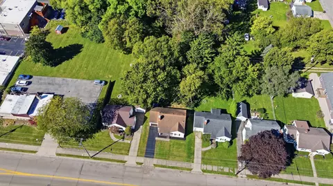 1233 N Plum St, Springfield, OH 45504