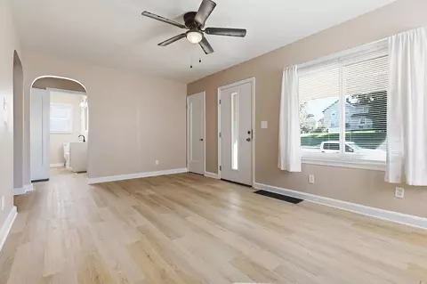 Living - 1233 N Plum St, Springfield, OH 45504 photo 3 of 4