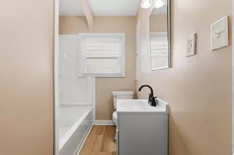 Bath - 1233 N Plum St, Springfield, OH 45504 photo 1 of 3