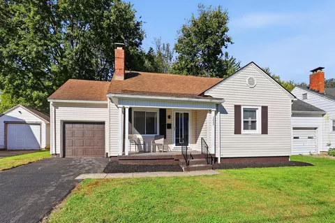 Exterior - 1233 N Plum St, Springfield, OH 45504 photo 2 of 10