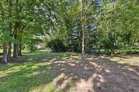 Exterior - 1233 N Plum St, Springfield, OH 45504 photo 9 of 10
