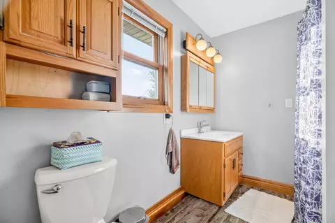 Bath - 2045 Lindsey Rd, Sidney, OH 45365 photo 2 of 5