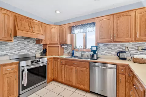 Kitchen - 2045 Lindsey Rd, Sidney, OH 45365 photo 2 of 5