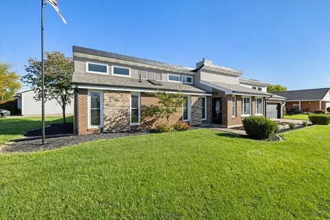 Exterior - 1700 Elaina Dr, Springfield, OH 45503 photo 3 of 11