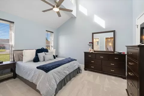 Bedroom - 1700 Elaina Dr, Springfield, OH 45503 photo 2 of 4