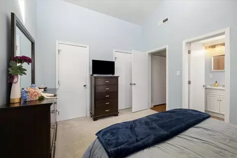 Bedroom - 1700 Elaina Dr, Springfield, OH 45503 photo 4 of 4