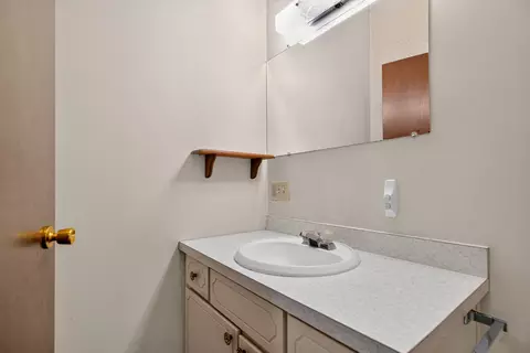 Bath - 210 Elic Ct, Botkins, OH 45306 photo 4 of 4