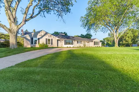 Exterior - 1602 Beck Dr, Sidney, OH 45365 photo 2 of 10